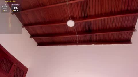 sophie_smith19 online show from 12/15/25, 12:53