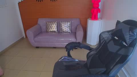 Snapshot of sophie_t_ chatting on 12/24/24, 03:38 Sofia online show from 12/24/24, 03:38