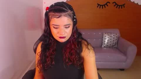 Snapshot of sophie_t_ chatting on 02/01/25, 10:23 Sofia online show from 02/01/25, 10:23