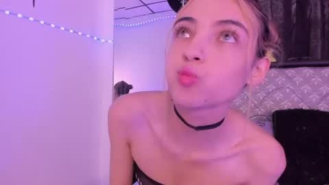Snapshot of sophie_vega1 chatting on 07/01/26, 06:51 Sophie online show from 07/01/26, 06:51