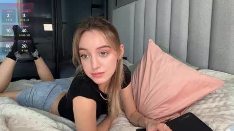 sophiebelll online show from 10/05/25, 10:46