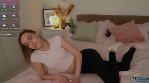 Snapshot of sophiebelll chatting on 04/13/26, 10:43 sophiebelll online show from 04/13/26, 10:43