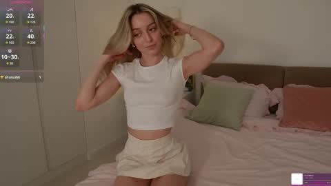 Snapshot of sophiebelll chatting on 04/18/26, 11:47 sophiebelll online show from 04/18/26, 11:47