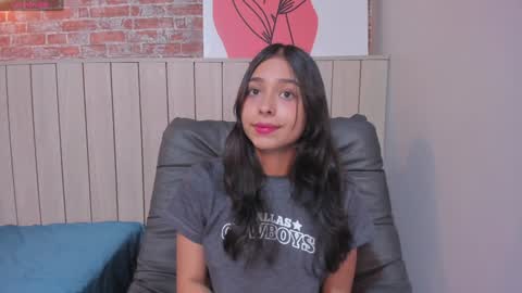 Snapshot of sophiebenson_ chatting on 01/06/25, 03:40 Sophie online show from 01/06/25, 03:40