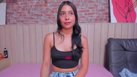 Snapshot of sophiebenson_ chatting on 01/31/25, 06:14 Sophie online show from 01/31/25, 06:14