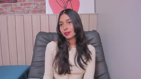 Snapshot of sophiebenson_ chatting on 02/05/25, 12:49 Sophie online show from 02/05/25, 12:49