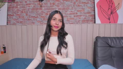 Snapshot of sophiebenson_ chatting on 02/05/25, 03:52 Sophie online show from 02/05/25, 03:52