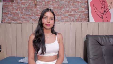 Snapshot of sophiebenson_ chatting on 02/06/25, 06:24 Sophie online show from 02/06/25, 06:24