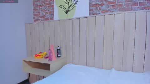 Snapshot of sophiebenson_ chatting on 03/04/25, 03:15 Sophie online show from 03/04/25, 03:15