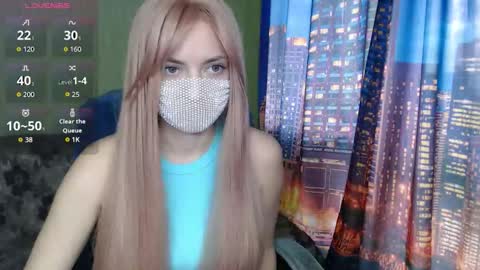 Snapshot of sophieblackwood chatting on 03/25/26, 09:04 Sophie online show from 03/25/26, 09:04