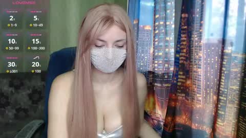 Snapshot of sophieblackwood chatting on 04/23/26, 08:13 Sophie online show from 04/23/26, 08:13
