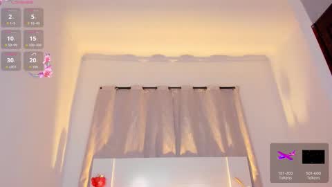 Snapshot of sophiecanbrook1 chatting on 01/07/26, 10:45 sophiecanbrook1 online show from 01/07/26, 10:45