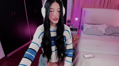 Snapshot of sophiecornett chatting on 12/03/24, 02:14    online show from 12/03/24, 02:14