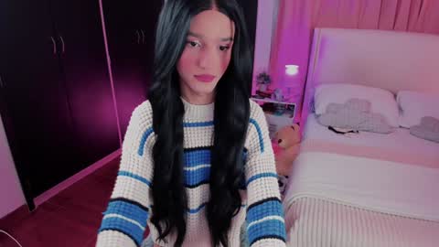 Snapshot of sophiecornett chatting on 12/05/24, 12:11    online show from 12/05/24, 12:11