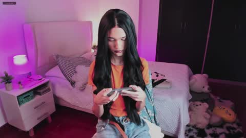 Snapshot of sophiecornett chatting on 09/10/25, 02:00    online show from 09/10/25, 02:00