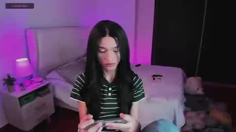 Snapshot of sophiecornett chatting on 09/12/25, 01:38    online show from 09/12/25, 01:38