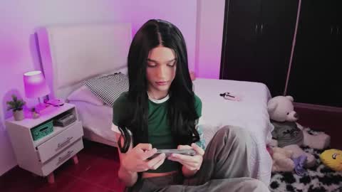 Snapshot of sophiecornett chatting on 09/14/25, 02:00    online show from 09/14/25, 02:00