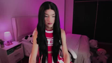 Snapshot of sophiecornett chatting on 10/11/25, 01:05    online show from 10/11/25, 01:05