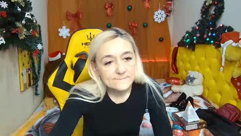 sophiekittyy online show from 12/26/24, 10:37