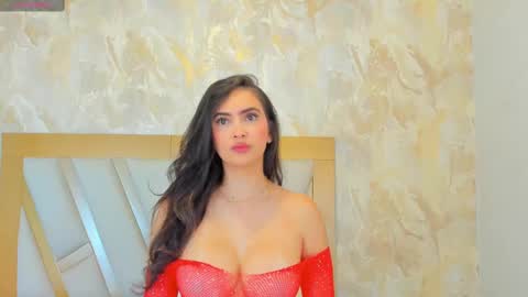 Sophie online show from 11/04/25, 01:43