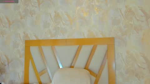 Sophie online show from 12/18/25, 12:33