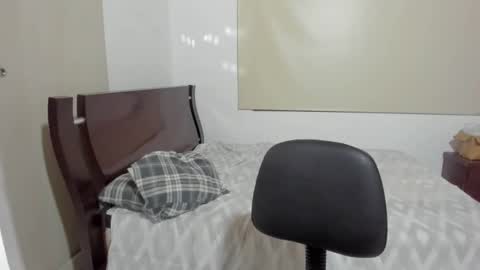 Snapshot of sophielatina chatting on 01/18/26, 12:58 Sophia online show from 01/18/26, 12:58