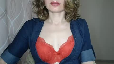 Sophiemisss online show from 05/12/26, 07:16