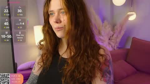 Snapshot of sophiepure chatting on 05/05/26, 08:39 Sophie online show from 05/05/26, 08:39