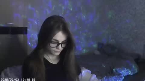 Snapshot of sophiesuvi chatting on 02/01/25, 09:29 Sophie and my bestie Mandy online show from 02/01/25, 09:29
