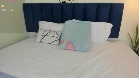 sophieturner_mg online show from 11/01/25, 07:16