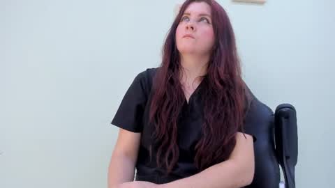 sophieturner_mg online show from 06/24/26, 07:13