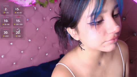 Snapshot of sophievv chatting on 04/19/26, 07:49 Sophie online show from 04/19/26, 07:49
