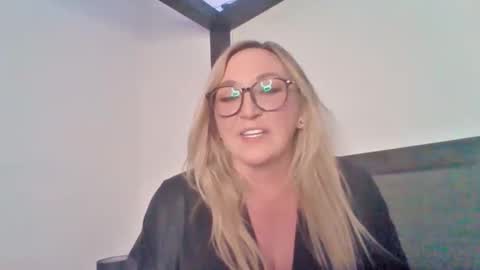 Sophie Taylor online show from 12/21/25, 12:51