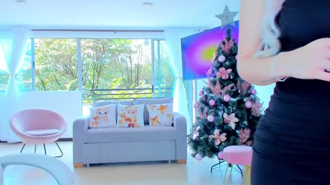 Snapshot of sophijonnes chatting on 12/26/24, 03:31 YULITZA online show from 12/26/24, 03:31