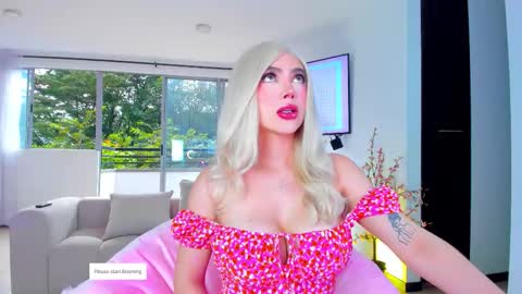 Snapshot of sophijonnes chatting on 01/09/26, 12:08 YULITZA online show from 01/09/26, 12:08