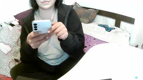 Snapshot of sophy_lov3 chatting on 10/21/25, 05:30 Sophy online show from 10/21/25, 05:30