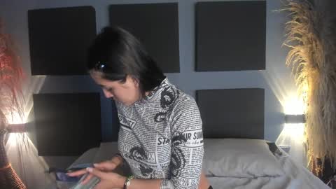 Snapshot of sophy_smilesweet chatting on 02/06/25, 11:54 SOPHY ROGERS online show from 02/06/25, 11:54