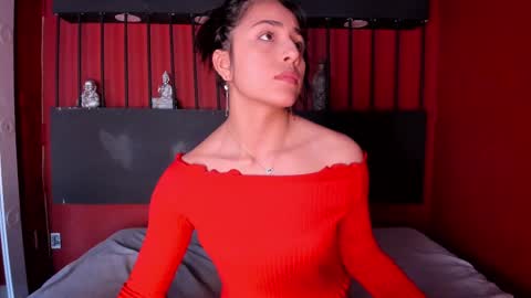 Snapshot of sophy_smilesweet chatting on 02/12/25, 12:01 SOPHY ROGERS online show from 02/12/25, 12:01