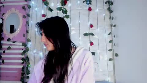 Snapshot of sophy_smilesweet chatting on 03/07/25, 02:56 SOPHY ROGERS online show from 03/07/25, 02:56