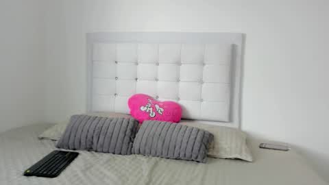 Sofia  online show from 10/21/25, 09:15