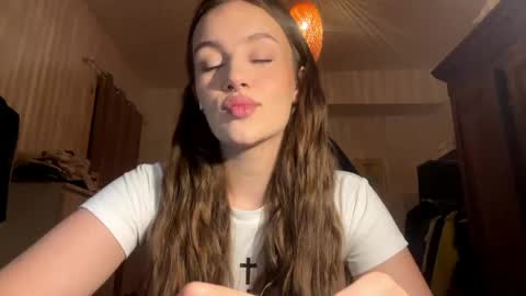 Anna online show from 06/07/26, 07:28