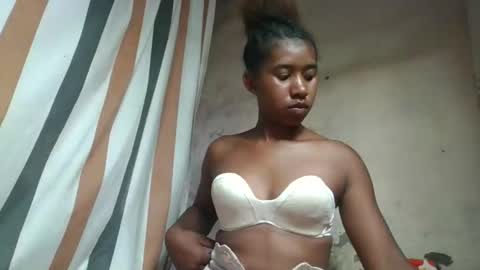 soriettezah online show from 04/11/26, 01:59