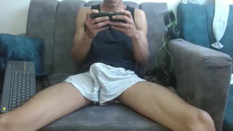 businessman online show from 04/12/26, 06:46