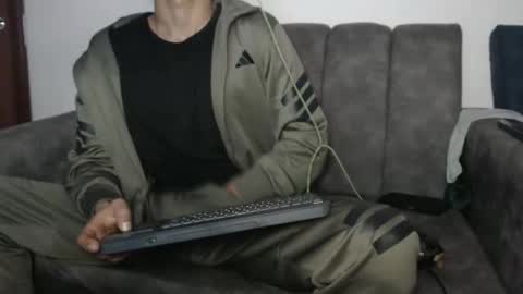 businessman online show from 05/14/26, 02:07