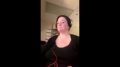 Snapshot of sotamom chatting on 04/23/26, 05:59 NaughtyMommy online show from 04/23/26, 05:59