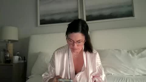 Snapshot of sotamom chatting on 05/28/26, 12:24 NaughtyMommy online show from 05/28/26, 12:24