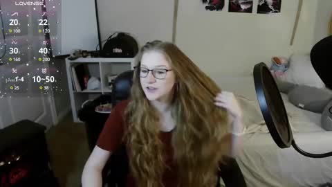 Snapshot of southerbunny chatting on 02/19/25, 10:34 Bunnydathug online show from 02/19/25, 10:34