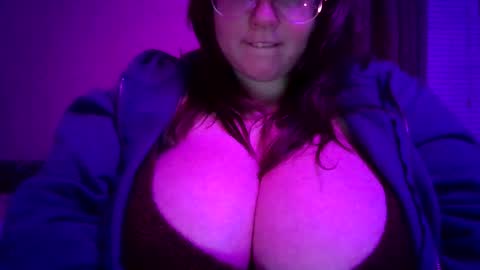 Snapshot of southernsin777 chatting on 09/23/25, 05:10 ivy online show from 09/23/25, 05:10