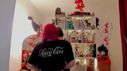 Leah online show from 11/06/25, 01:34