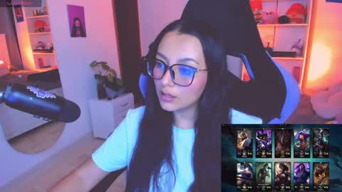 Lili online show from 05/06/26, 01:25